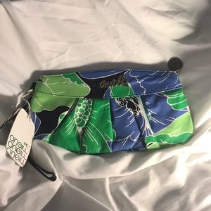 Brand new O’Neill clutch -never used . NWT